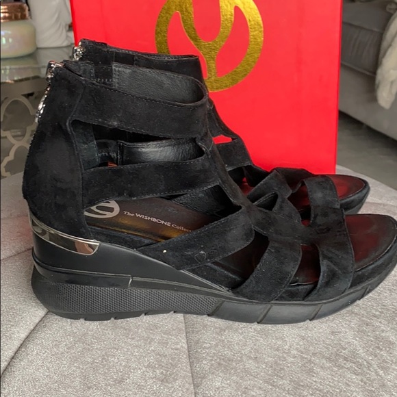 Wishbone Gioia Black Wedge Sandal - Suede - Picture 10 of 10